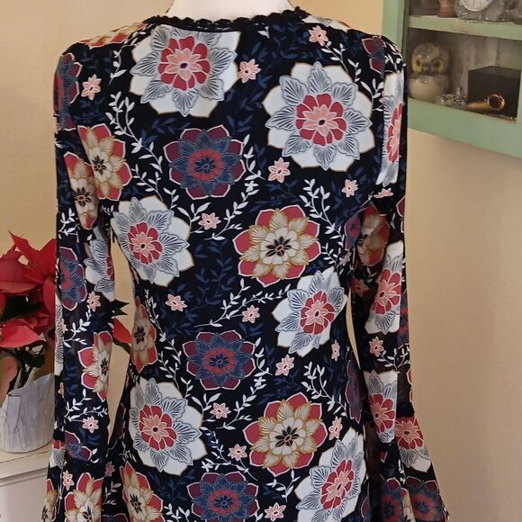 Forever 21 Floral Dress - Picture 8 of 13